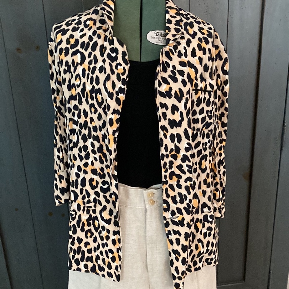 Trendy Bershka Dress Jacket in Leopard Type Print